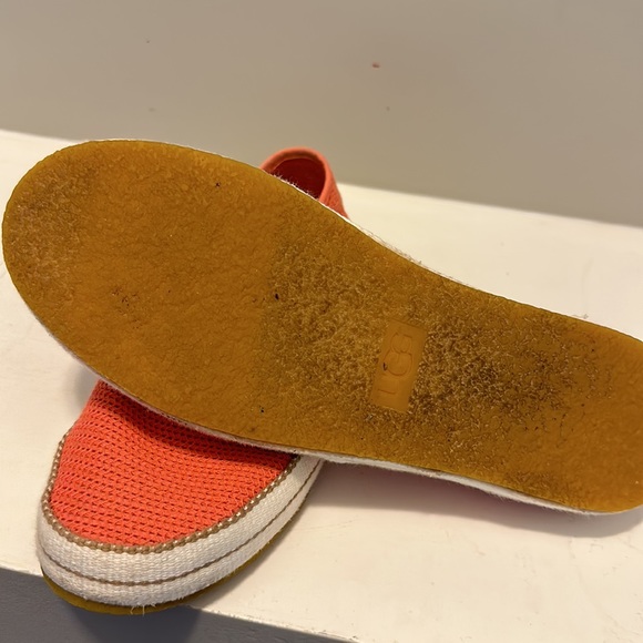 Coral UGG slip on shoes - Picture 4 of 4